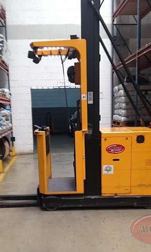 Empilhadeira interna Empilhadeira interna